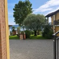 Viverone में, होटल Ca Dal Cleto Relax con Giardino Vista Lago e Aria Condizionata