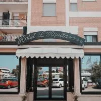 Hotel L'Aquila: Pomezia'da bir otel