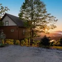 Canyon View Treehouse- Relaxing Getaway in Jasper with an Amazing View, Hotel in Jasper