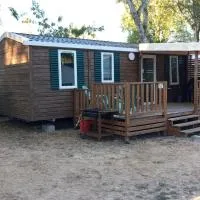 Joli Mobilhome 6p camping 3 etoiles, хотел в Angles