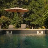 Moulin Renaudiots - Piscine, Nature & Parc Naturel du Morvan, hotel em Autun