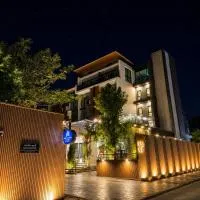 The Living Hotel SamutPrakan, hotel en Bang Bo