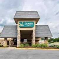 Quality Inn Shenandoah Valley, hotel en New Market