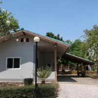EiDI Homestay, hotel a Kalasin