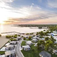 Zaton Holiday Resort Premium Glamping Villas – hotel w mieście Zaton