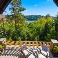Chata s výhledem na vodu, hotelli kohteessa Jedovnice