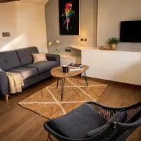 Maison charmante avec jardin à 7 min de Giverny, Sauna, Wifi, parking gratuit dans la rue, calme, hotel em Vernon