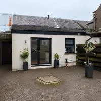 The Old Byre Cosy Farm Stay on Arran, hotel in Sliddery