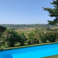 Suite-piscine et jacuzzi sous les étoiles - petit déjeuner inclus ou non, et repas froid en option, hotel em Septème