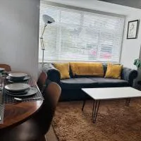 2 bedroom flat Free Parking Airport 10 Min, hotel a Wythenshawe