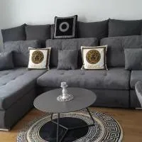 Apartment brand new, hotel em Seredʼ