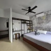 The Stone Elephant - A place to relax in town with Hot Water and a Pool, hotel a San Juan del Sur