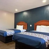 Rodeway Inn & Suites, hotel di Ada