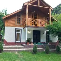 Green Wood In Ifari, hotel di Kveda-Ipari