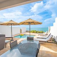 Oceanfront with Beach Access & Private Pool 3BR, hotel em Nassau