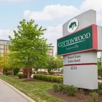 Cottonwood Airport & Expo Hotel Louisville โรงแรมในลุยส์วิลล์