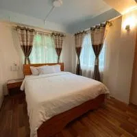 Spring Grove B&B โรงแรมในJowai