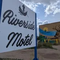 Riverside Motel and Suites、メディシンハットのホテル