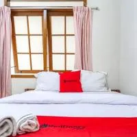 RedDoorz At Simpang Borobudur, hotel v destinaci Blimbing