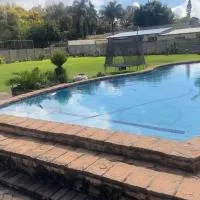Sparrows guest house, hotelli kohteessa Germiston