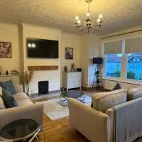 2 bed apartment close to beach, hotel v destinaci Herne Bay