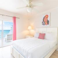 Caprice 5 - 3BR Oceanfront Villa with Pool, hotel em Nassau