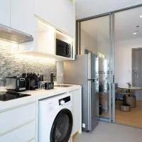 Oakwood Suites Tiwanon Bangkok: Nonthaburi şehrinde bir otel