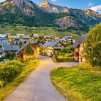 Bel appartement à la Montagne, hotel u gradu Cervières
