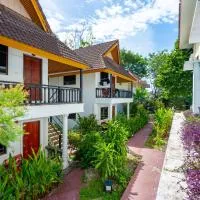 Oceanview Bungalows by EAT, Karon Beach, hotel en Karon Beach