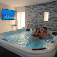 Gîte Ange ou Démon, jacuzzi, sauna, love room, location à la journée, hotell i Benfeld
