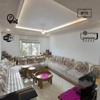 superbe appartement,vue panoramique,clim,fibre,a3km autoroute, отель в Мекнесе