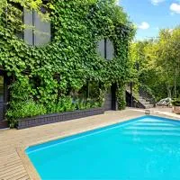 The Pines Men-Only Stay, hotel a Fire Island Pines