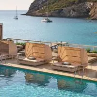 Mondrian Beach Lifestyle Resort By Accor, hótel í Cala Llonga