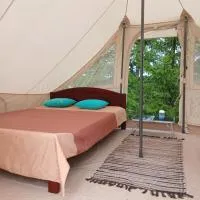 GLaMPLIFE,tünni ja suitsusaunaga, hotel em Kasaritsa