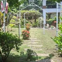 The English Filipina Secret Garden Resort, hotel en Iloilo