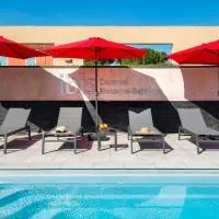IBIS Cannes Mouans Sartoux Piscine parking gratuit，穆昂薩爾圖的飯店