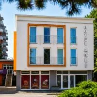 Hotel Arli, hôtel à Senica