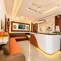 Hotel Mero Vrindavan Near Prem Mandir, hótel í Chhatikara