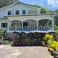 Tandif Villa Sea View, hotel a Takamaka
