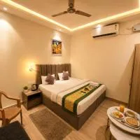 HOTEL SHREE BAANAARAS IN - Warm Hospitality & Comfortable Room - wifi - Restaurant - BEST FAMILY HOTEL IN VARANASI, hótel í Varanasi