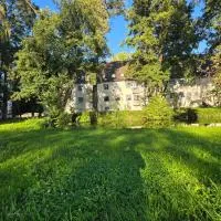 Wohnen am Wasserschloss Sandizell, hotell sihtkohas Schrobenhausen