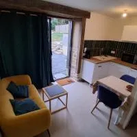 Maisonnette nature et sérénité, hotel u gradu 'Évran'