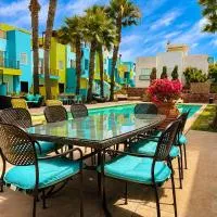 Rosarito pool & garden bar oXxo Farmacy, hotel v mestu Tijuana
