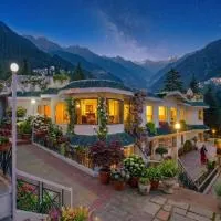 Galleu Hill Resort By LA Riqueza Hotels - Family Resort I Open Air Terrace I Sky Bonfire I Mountain View Rooms with Balconies I Adventure Park, hotel di Kūfrī