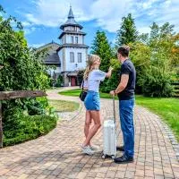 Resort Pod Lasem, hotel u gradu 'Kolonowskie'