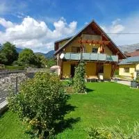 Haus am Bach in Öblarn, hotel v mestu Öblarn
