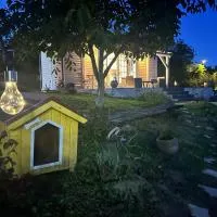 Casuta din Deal - Hilltop Boutique Cottage, hotel a Curtea de Argeş