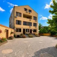 Vard & Garden Hotel, hotell i Shengavit