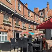 The Lobster Pots - Retford، فندق في ريتفورد
