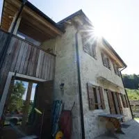 Agri Quierta - Camere Matrimoniali、La Crosettaのホテル